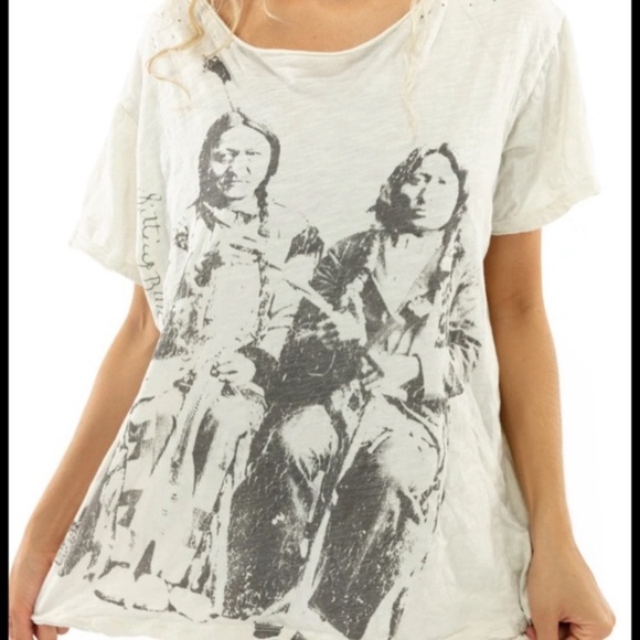 Magnolia Pearl Kindred Souls Vintage Graphic Off-White Tee - Picture 2 of 7